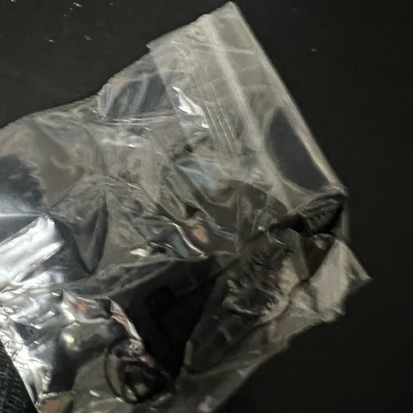 $2 PIN/BROOCH. ENAMEL/METAL. NEW. $2 WITH ANY $10 ORDER OR MORE - Picture 5 of 16